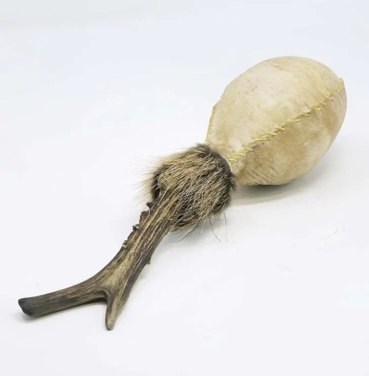 Sélection de hochets/ Maracas de 30 à 40 cms, en bois et peau de chèvre avec graines ou cymbales. Parfait pour rituels, collection, concerts !.jpg.webp