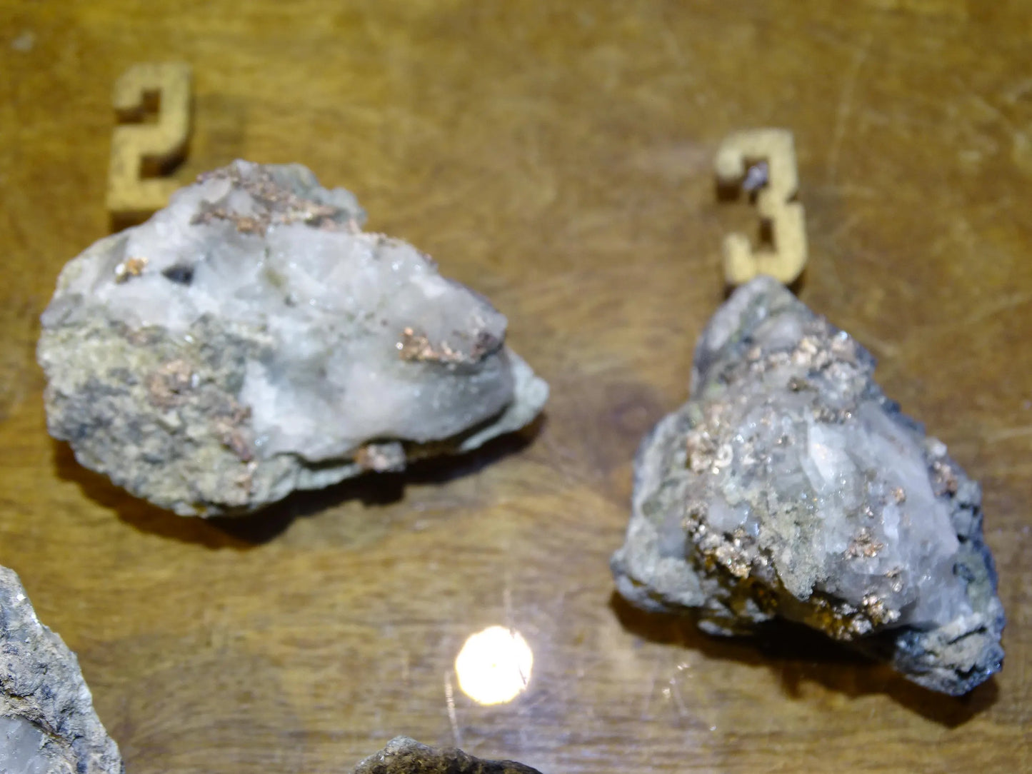 Argent natif sur quartz, 5 pièces au choix de 50mm x 30 x 20 environ, de 20 à 32 grammes. Très belles pièces de minéralogie !