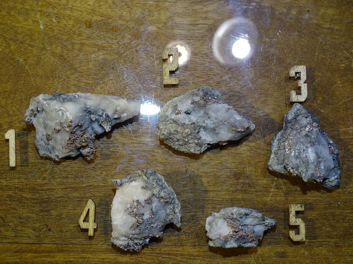 Argent natif sur quartz, 5 pièces au choix de 50mm x 30 x 20 environ, de 20 à 32 grammes. Très belles pièces de minéralogie !