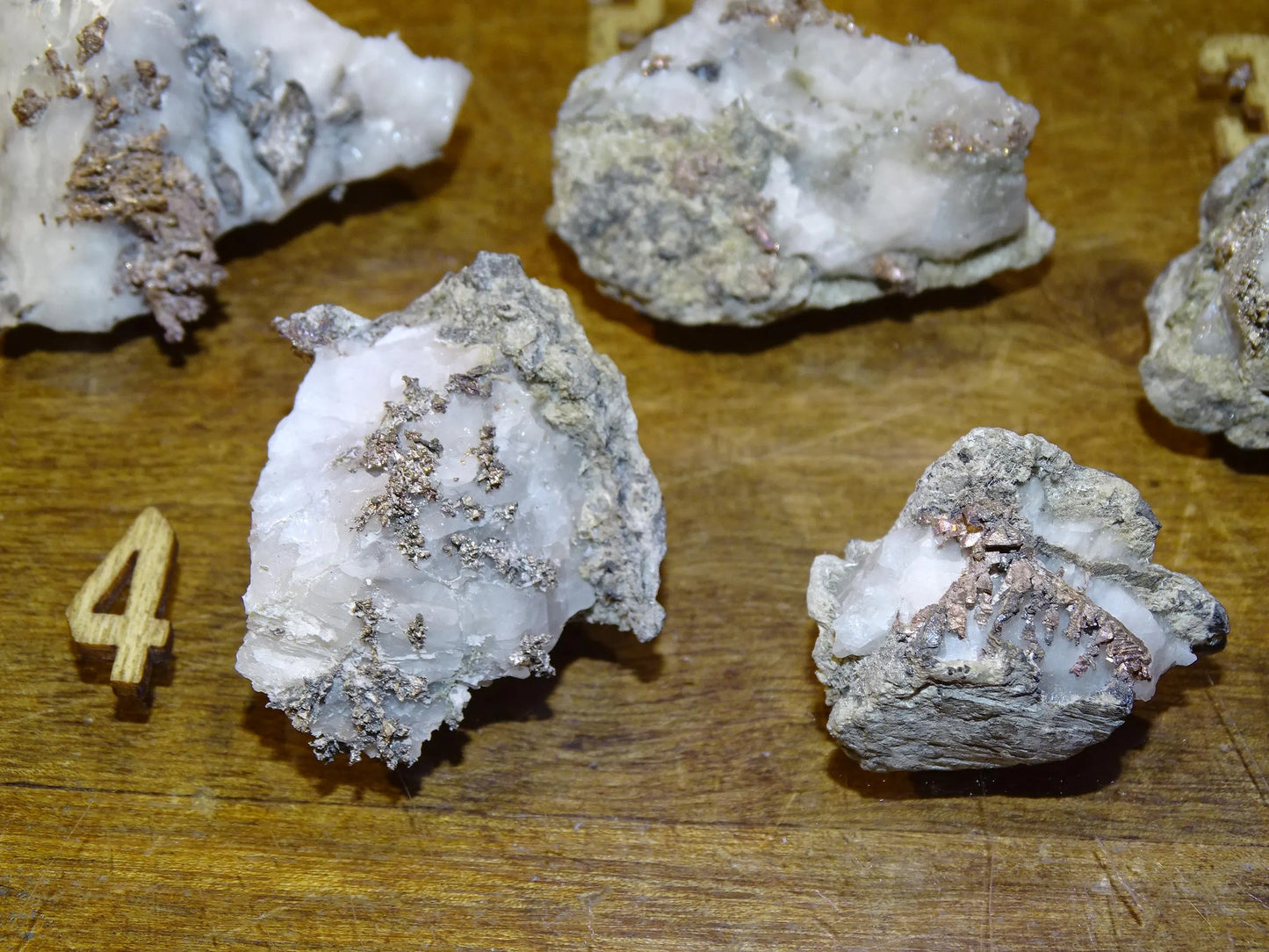 Argent natif sur quartz, 5 pièces au choix de 50mm x 30 x 20 environ, de 20 à 32 grammes. Très belles pièces de minéralogie !