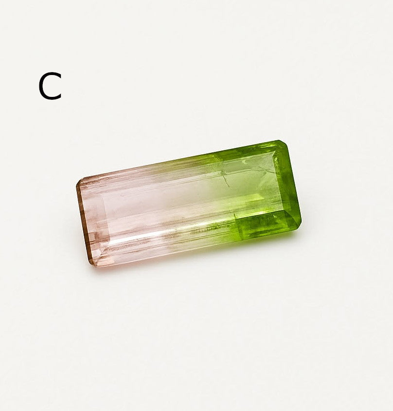 Tourmaline melon d'eau/ pastèque, 3 pierres fines au choix ou en lot de 7mm x 4 x 3 environ - 0,80 carat environ. Parfait en bijouterie, collection ,exposition...
