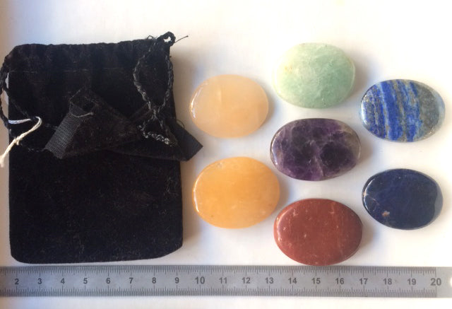 A selection of 7 chakra kits, available in 4 styles: pebbles, points, engraved, or smooth. Perfect for lithotherapy, gifts, and collections... perfect!