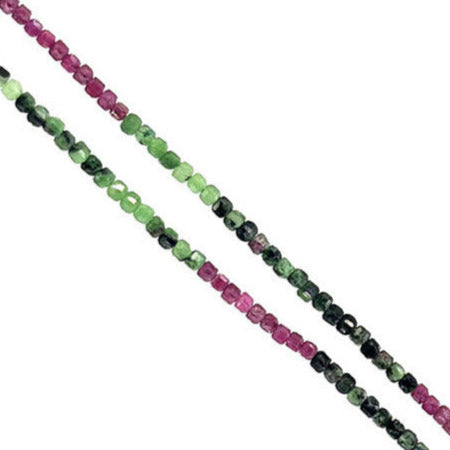 Rubis Zoïsite ! Collier ou bracelet en Argent et perles facettées de 2/3 millimètres. En bracelet de 17 cm ou en collier de 40 cm. Qualité AA à AAA, superbes perles !