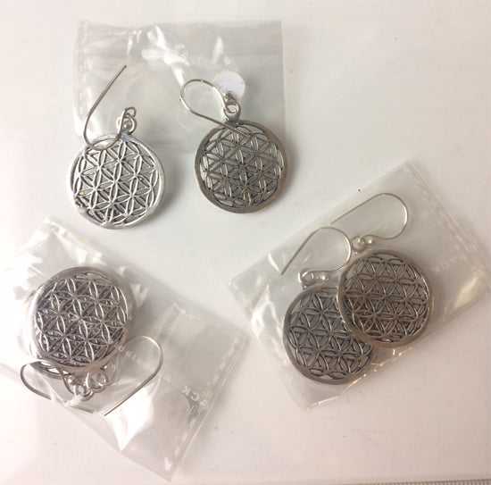 Boucles d'oreilles en forme de fleur de vie, 25 millimètres de diamètre, finition laiton argenté ou doré, parfait !