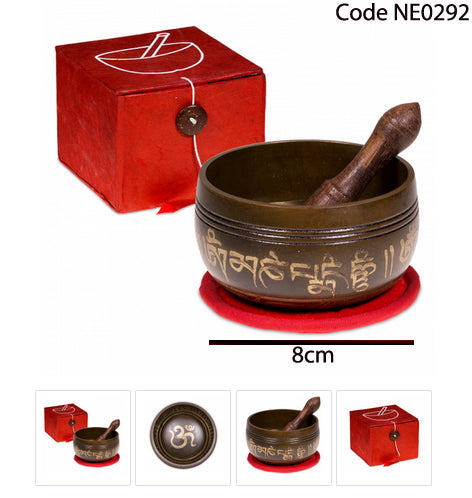 8 or 10 centimeter bowl, approximately 500 grams. Sold with a case, cushion, and a small, suitable mallet! Beautiful sounds, perfect for traveling!