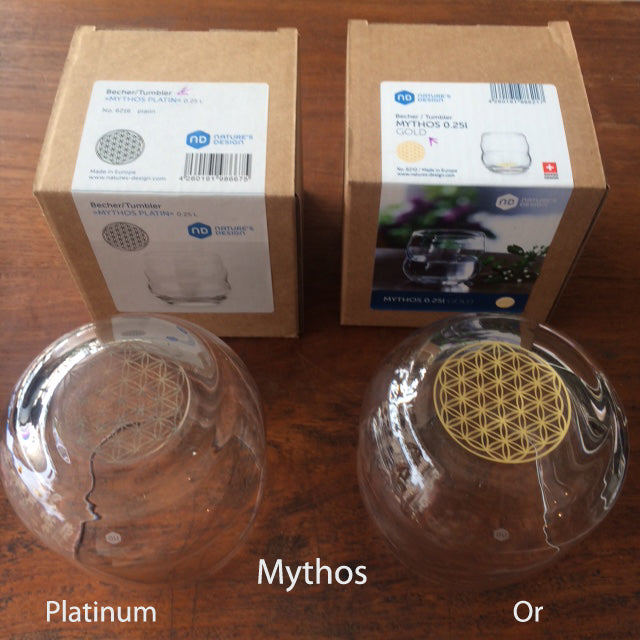 Verres de chez 'nature's design', modèle 'Jasmina' 300ml et 'Mythos' 250ml, avec le symbole gravé de la fleur de vie ! verre sans plomb soufflé à la bouche ! Vendu à l'unité !