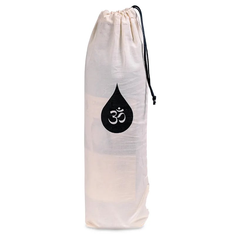 Bouteille de 1,2 ml de chez 'OmWater' modèle 'Gratitude', fabriquer suivant le nombre d'Or. En verre 100% recyclé, 0% métaux lourds, vendu dans un sac en coton naturel.