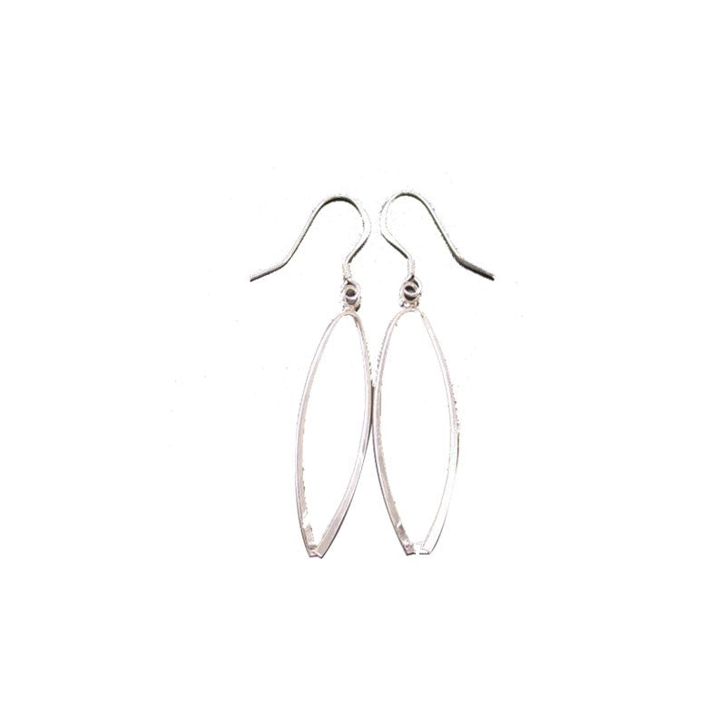 Apprêts en Argent 0,925, montures pour boucles et puces d'oreilles de 17 à 35 millimètres... Très bonne qualité, parfait pour vos créations ou pour réparation ! Vendu par paire !
