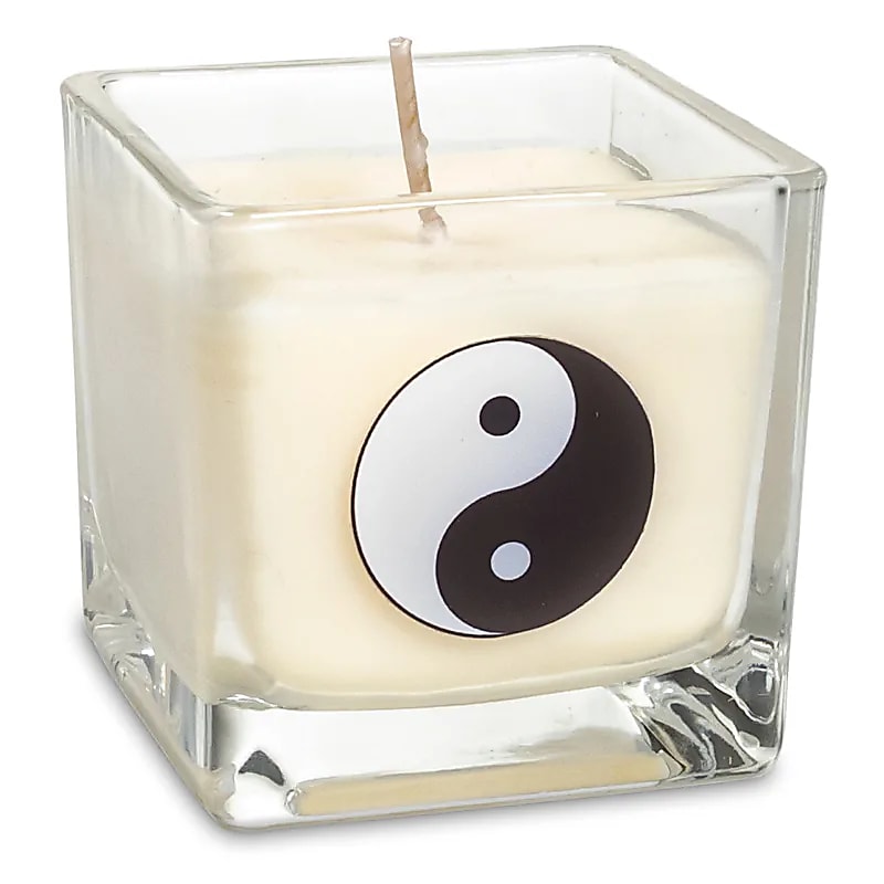 Scented candle, 100% vegetable-based, eco-friendly rapeseed wax (recycled glass) with beautiful designs. 6x6 cm - 88 grams - 25 burning time. Handmade in Belgium, with paraben-free fragrance oils.