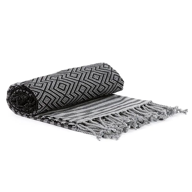 Serviette de hammam tissée à la main de chez 'Ottoman Atelier', ou Pestemal de 190x90 cm - 450 grammes. Cette serviette de hammam est élégante, absorbante et sèche rapidement. Elle peut également être utilisée comme serviette de bain ou de plage !