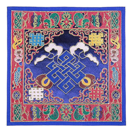 Petit napperon de 24x24 cm, à placer sous un bol chantant ou sur un autel, très bonne qualité, parfait pour mettre à l'honneur vos bols chantants ou objets sacrés ! fait au Népal !
