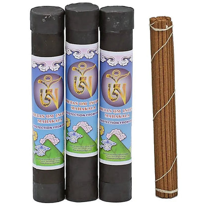 Encens de chez 'OM Tibétain', 4 parfums au choix. Bâton de 20 cm, Boite de 35g. (30 par boites). Produits conformément aux principes  tantrique Kavavira, qui traite de manière détaillée des plantes médicinales !