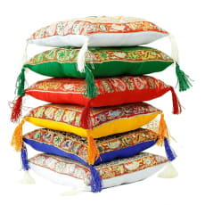 20x20 centimeter singing bowl cushions, 254 grams. Made in Nepal, very high quality, perfect for showcasing your singing bowls or sacred objects!