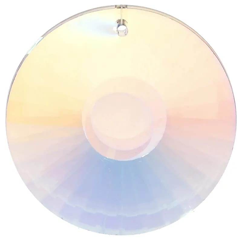Cristaux Feng Shui, de 4,5 cm, apportent la lumière et la vie dans votre maison! L'arc en ciel sera multiplier par les nombreuses surfaces, dans les couleurs de l’arc en ciel, projetées et dansant dans toute la pièce !
