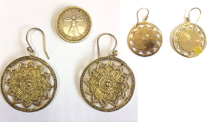 Boucles d'oreilles en forme de Mandala de 35 millimètres de diamètre, finition laiton, superbes pièces, parfait !