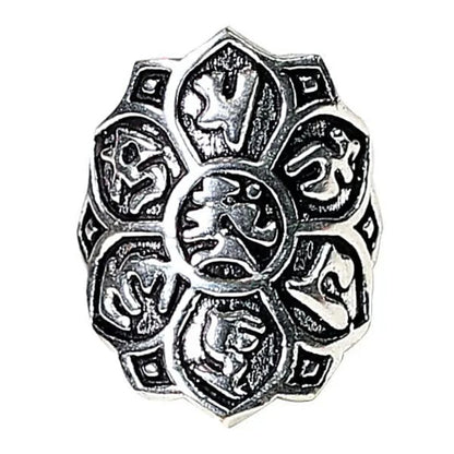 Bague couvrante en forme de Lotus avec symbole Bouddhiste, faîte en laiton couleur Argent. Superbe pièce ! Taille réglable/ ajustable !