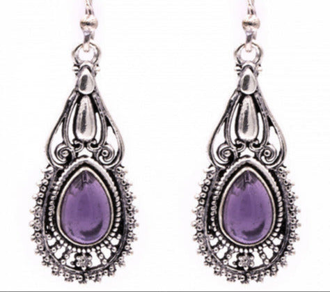 Boucles d'oreilles en Améthyste, qualité A à AA. Vendu en finition Argent, laiton ton Argent + options pour des choix de montures, parfait !