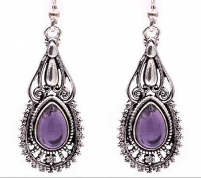 Boucles d'oreilles en Améthyste, qualité A à AA. Vendu en finition Argent, laiton ton Argent + options pour des choix de montures, parfait !