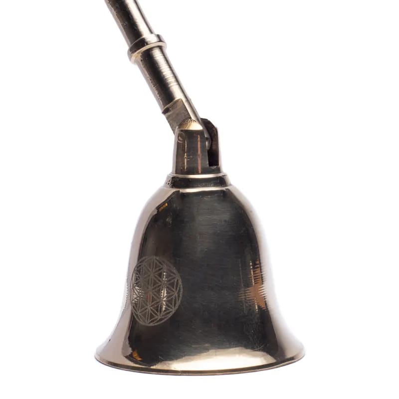 Éteignoir de bougie classique au design élégant. 2 modèles au choix de 25 et 28 cm - 120 grammes. Tenez la cloche au dessus de la flamme, le manque d'oxygène éteint la flamme d'elle-même. Avec manche extra long !