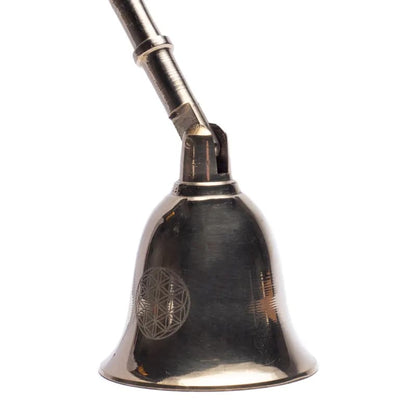Éteignoir de bougie classique au design élégant. 2 modèles au choix de 25 et 28 cm - 120 grammes. Tenez la cloche au dessus de la flamme, le manque d'oxygène éteint la flamme d'elle-même. Avec manche extra long !