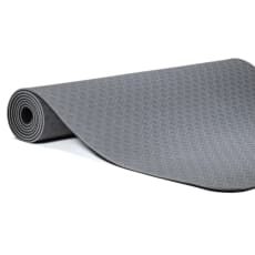 Tapis de yoga TPE de 61x183x0.5 cm - 950 grammes Qualité extrêmement durable, flexible et léger. Structure cellulaire dense ultra-hygiénique avec excellente adhérence. Convient aux formes de yoga d'intensité légère à moyenne, comme le Hatha et Yin Yoga !