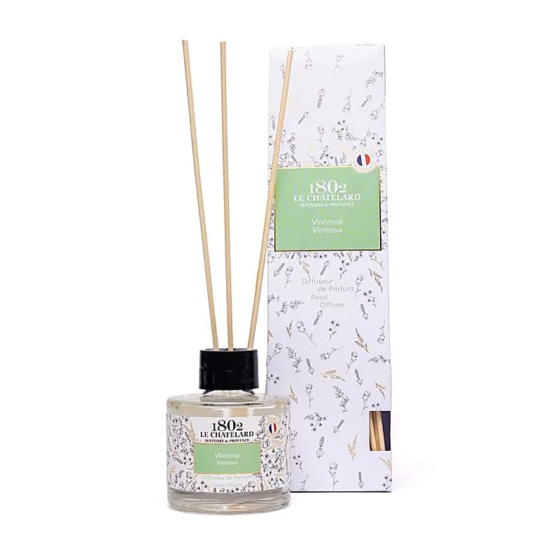 Diffuseur de parfum à tiges de roseaux de chez 'Chatelard'. 100 millilitres - 7x6,5 centimètres. Très bonne qualité pour ces parfums au choix !