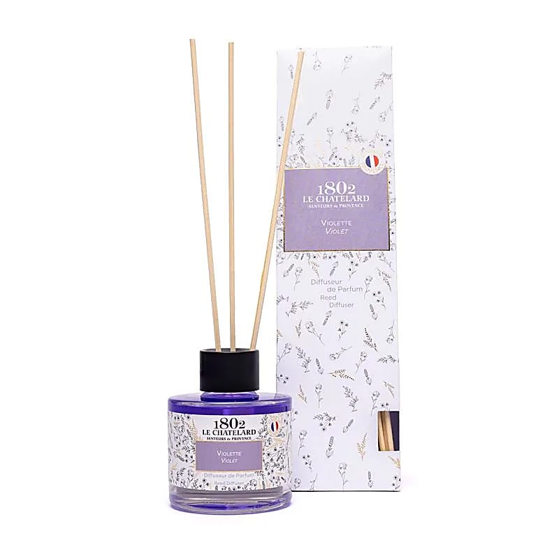 Diffuseur de parfum à tiges de roseaux de chez 'Chatelard'. 100 millilitres - 7x6,5 centimètres. Très bonne qualité pour ces parfums au choix !