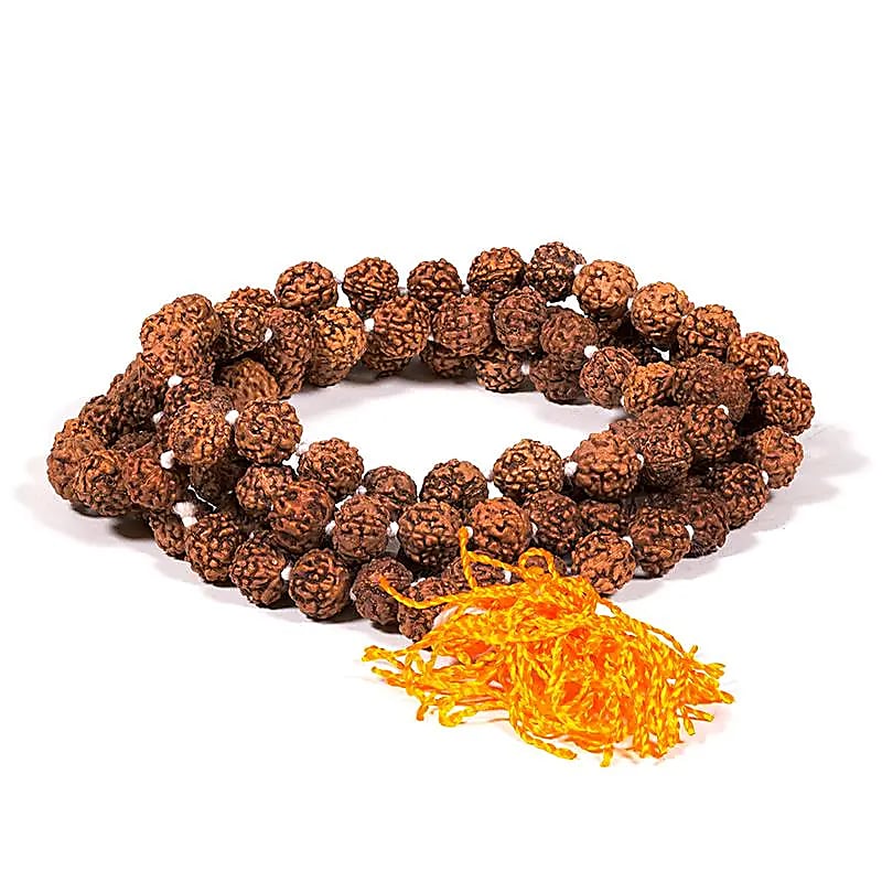 Mala de graines en Rudraksha, de 108 perles de ± 8 millimètres. Taille de 85 centimètres de longueur environ. Superbe pièce avec pochette de rangement offerte. Fait en Inde !