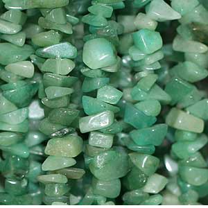 Aventurine, bracelet de 17 à 21cm, collier de 42cm et sautoir de 85cm. Perles de type 'baroque/ chips' de formes naturelles montées sur fil élastique ou fil d'acier de haute résistance !