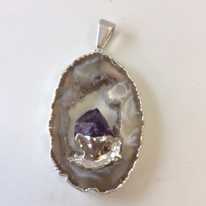 Amethyst, 'mini-geode' pendant called 'géodinhos', 45mm high x 24 wide x 7 thick. Sold with adjustable black cord!