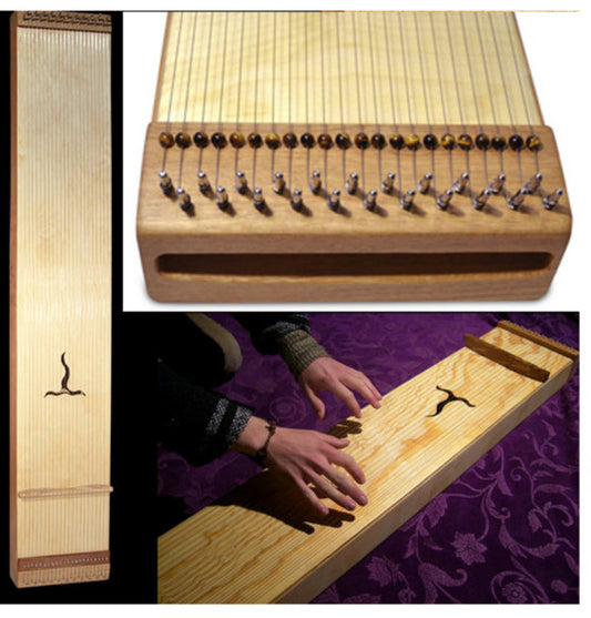 Monocorde 'Hoku', • 180 cm de long, 22 cm de large, 10 cm de haut • 22 cordes et chevilles en acier • Chevalet mobile pour changer rapidement la tonalité fondamentale