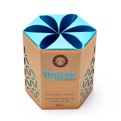 Bougie de chez 'Goodness', en cire de soja naturelle avec mèche en coton sans plomb. 4 Parfums au choix ! Dimensions : 10 x 9 cm - 200gr. +/- 55H de combustion.
