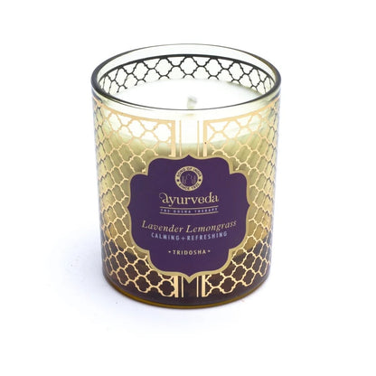 Bougie ayurvédique au beurre de coco et cire de soja de haute qualité, parfumée avec les meilleures huiles essentielles. 8x7x7cm - 155 gr. - ±55H de combustion. Moins de fumée et de suie grâce à la mèche en coton !