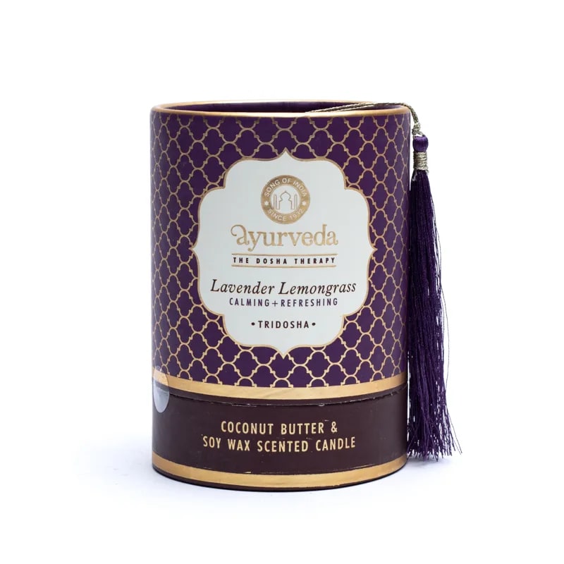Bougie ayurvédique au beurre de coco et cire de soja de haute qualité, parfumée avec les meilleures huiles essentielles. 8x7x7cm - 155 gr. - ±55H de combustion. Moins de fumée et de suie grâce à la mèche en coton !