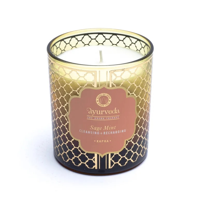 Bougie ayurvédique au beurre de coco et cire de soja de haute qualité, parfumée avec les meilleures huiles essentielles. 8x7x7cm - 155 gr. - ±55H de combustion. Moins de fumée et de suie grâce à la mèche en coton !