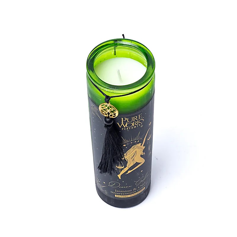 Bougies 'd'intentions' aux huiles essentielles et avec *** pierres précieuses *** de chez 'Song of India'. 20 ou 80H de combustion ! Lorsque la bougie brûle, les pierres précieuses coulent avec la cire, une fois terminée, vous conserver les pierres !