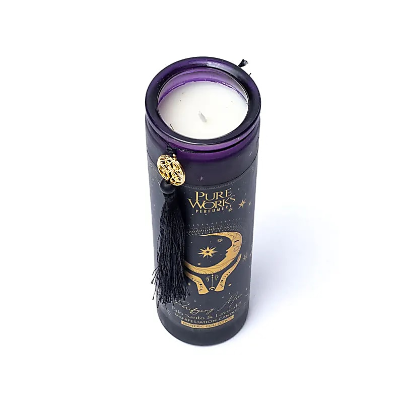 Bougies 'd'intentions' aux huiles essentielles et avec *** pierres précieuses *** de chez 'Song of India'. 20 ou 80H de combustion ! Lorsque la bougie brûle, les pierres précieuses coulent avec la cire, une fois terminée, vous conserver les pierres !