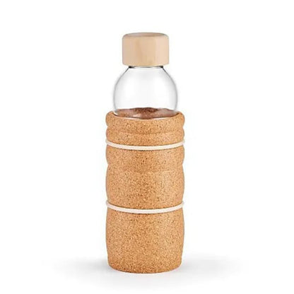Gourdes/ Bouteilles de chez 'Nature's Design', modèle 'Lagoena' de 0,5 ou 0,7 L. avec gravure de la fleur de vie. Fait à partir de matériaux 100% naturels qui peuvent être recyclés ou compostés: verre, liège, bois, caoutchouc, bioplastique.