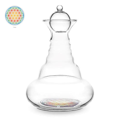 Carafe 'Alladin' de chez 'Nature's design' de 1300 millitres, avec le symbole de la fleur de vie gravé ! 5 finitions : basic, blanche, multicolore, Or ou Platine ! Verre sans plomb et soufflé à la bouche !