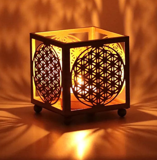 Metal candle holder, 8x8 cm - 145 grams - Suitable for tea lights and candles up to about 4 cm! With a beautiful flower of life!