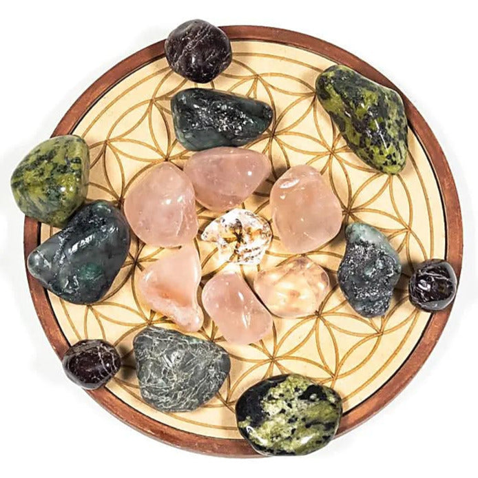 Cadran/ Plateau avec fleur de vie de 17 cm, avec cristal de roche, quartz rose, emeraude, grenat et jade... kit parfait pour appeler à l'amour ! kit vendu complet