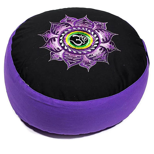 Meditation or Yoga cushion with an Om and lotus motif, 33 centimeters in diameter x 13 centimeters in height. 2300 grams. From Yogi &amp; Yogini, made in India!