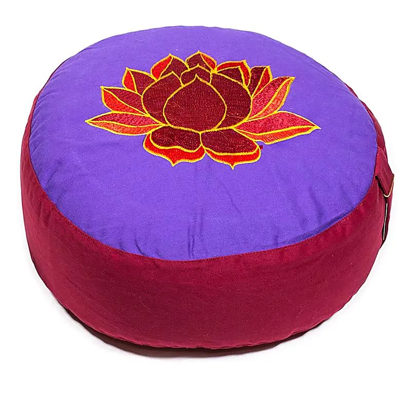 Coussin de Méditation ou de Yoga avec le motif du Lotus. Taille 33 centimètres de diamètre x 13 centimètres de hauteur. 2300 grammes. De chez Yogi & Yogini, fait en Inde !