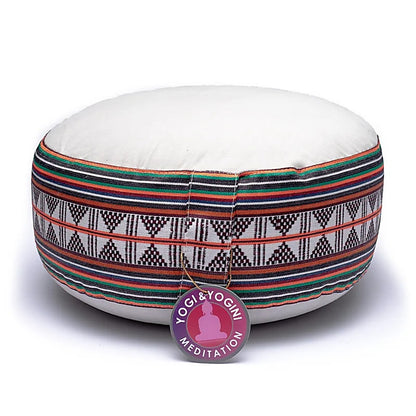 Coussin de Méditation ou de Yoga avec jolis motifs, 33 centimètres de diamètre x 13 centimètres de hauteur. 2300 grammes. De chez Yogi & Yogini, fait en Inde !