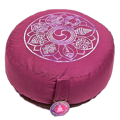 Coussin de Méditation ou de Yoga avec les motifs des symboles Auspicieux Bouddhiste. Taille 33 centimètres de diamètre x 13 centimètres de hauteur. 2300 grammes. De chez Yogi & Yogini, fait en Inde !