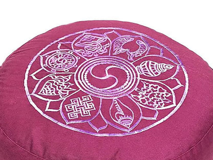 Coussin de Méditation ou de Yoga avec les motifs des symboles Auspicieux Bouddhiste. Taille 33 centimètres de diamètre x 13 centimètres de hauteur. 2300 grammes. De chez Yogi & Yogini, fait en Inde !