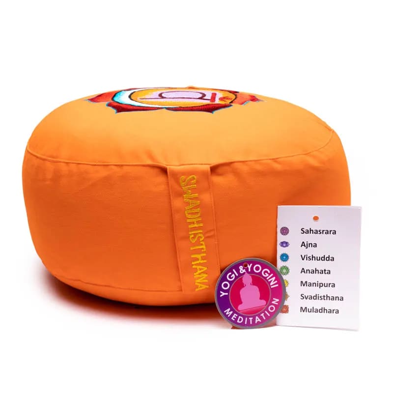 A selection of meditation or yoga cushions in the colors of the 7 chakras, made of organic cotton (OCS). 33 centimeters in diameter x 13 centimeters in height - 2300 grams. From Yogi &amp; Yogini, made in India! Cushions sold individually or in sets of 7!