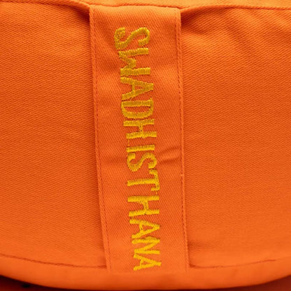 A selection of meditation or yoga cushions in the colors of the 7 chakras, made of organic cotton (OCS). 33 centimeters in diameter x 13 centimeters in height - 2300 grams. From Yogi &amp; Yogini, made in India! Cushions sold individually or in sets of 7!