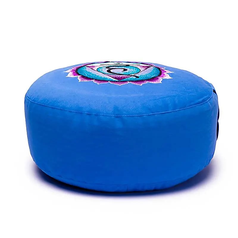 A selection of meditation or yoga cushions in the colors of the 7 chakras, made of organic cotton (OCS). 33 centimeters in diameter x 13 centimeters in height - 2300 grams. From Yogi &amp; Yogini, made in India! Cushions sold individually or in sets of 7!