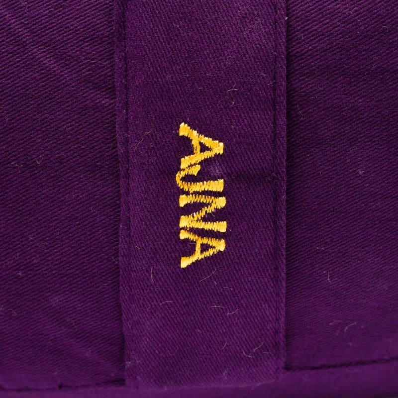 A selection of meditation or yoga cushions in the colors of the 7 chakras, made of organic cotton (OCS). 33 centimeters in diameter x 13 centimeters in height - 2300 grams. From Yogi &amp; Yogini, made in India! Cushions sold individually or in sets of 7!